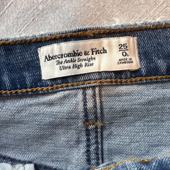 Abercrombie & Fitch Jeans 25/0L Blue Ankle Straight Ultra High Rise Raw Hem NWOT - Picture 2 of 16